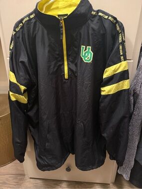 Colosseum Oregon Ducks Black & Yellow Half-Zip Windbreaker